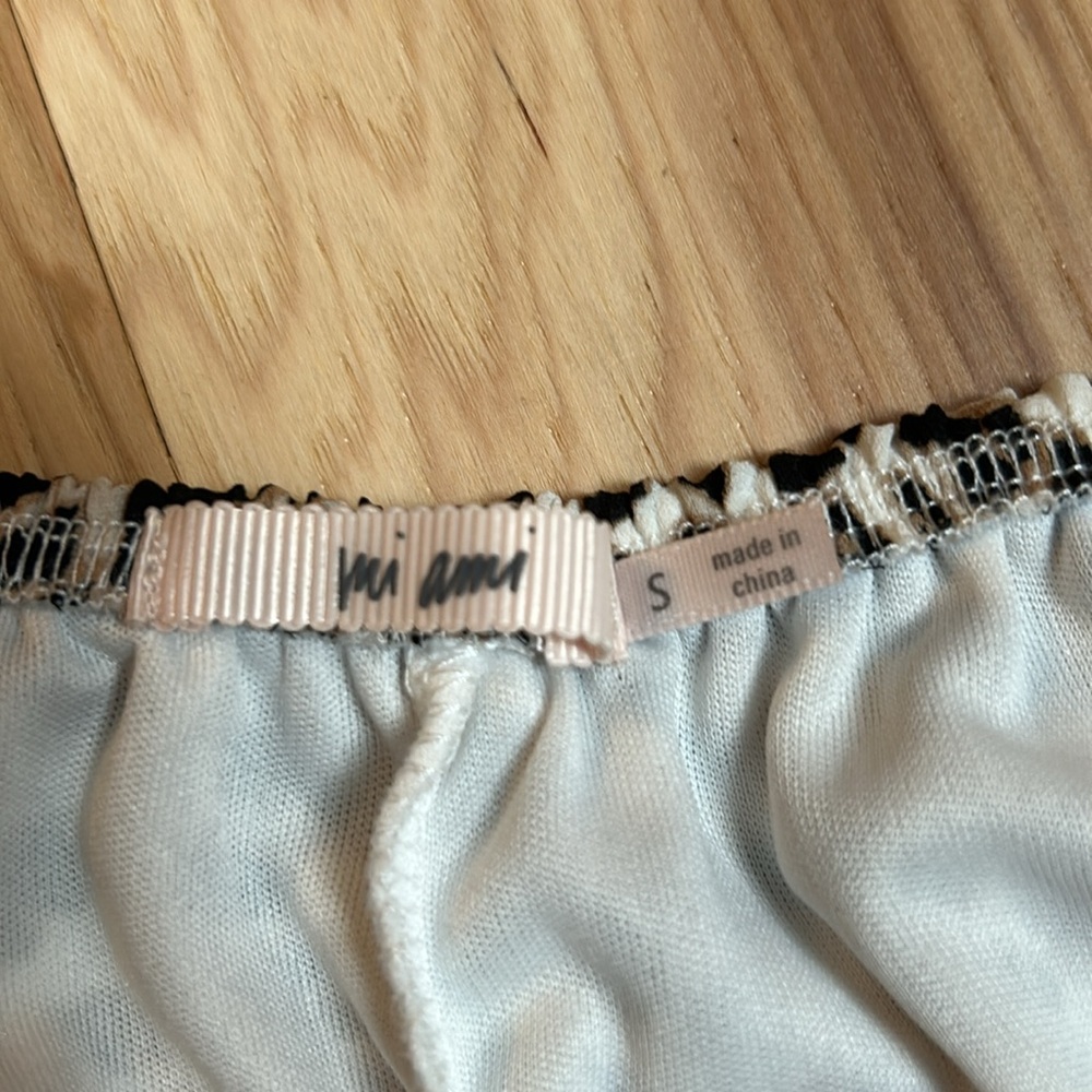 Skirt - Picture 2 of 3